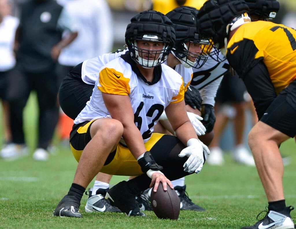 Pittsburgh Steelers C Ryan McCollum